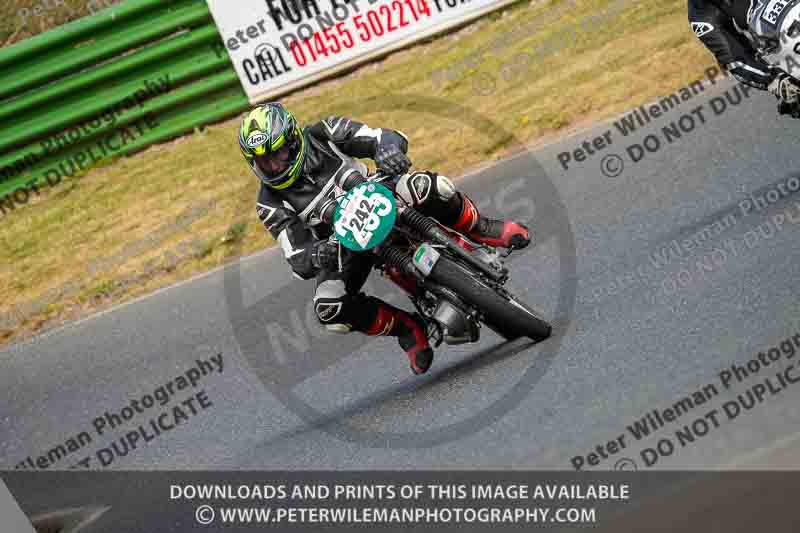 Vintage motorcycle club;eventdigitalimages;mallory park;mallory park trackday photographs;no limits trackdays;peter wileman photography;trackday digital images;trackday photos;vmcc festival 1000 bikes photographs